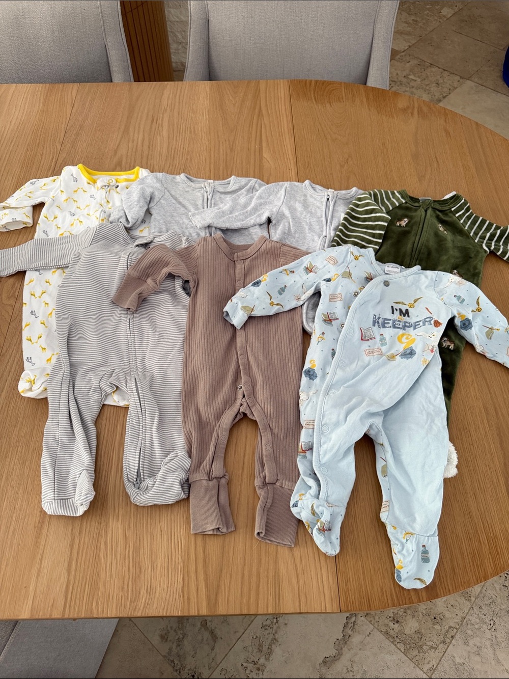 7 footies (1 3-6 month/ 1 3 month/ 1 6 month/ 4 3-6 months)